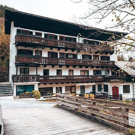 Charming Apartment Close To The Slopes, Skiing & Hiking Zell am See Exterior photo